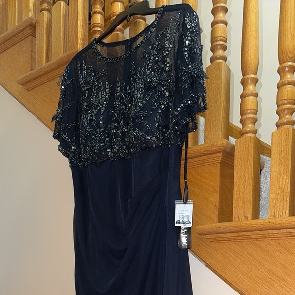 XSCAPE Women’s Navy Dress Beaded Empire-Waist Formal Gown Plus Size 14W -DISPLAY - Picture 9 of 12